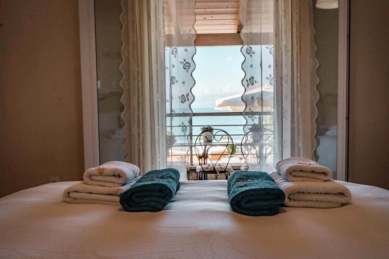 Neptune Sea House - Beachfront Agios Spyridon  Exterior photo