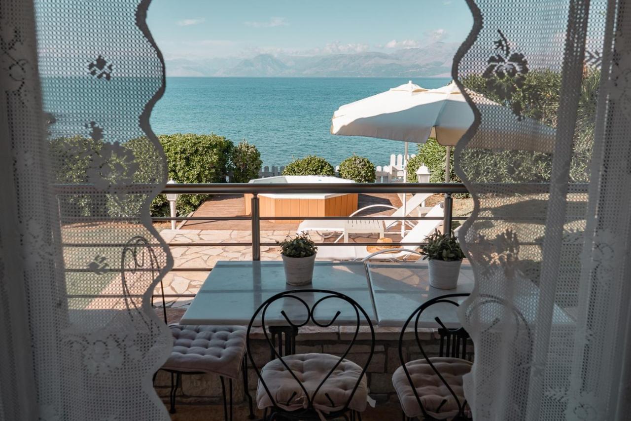 Neptune Sea House - Beachfront Agios Spyridon  Exterior photo